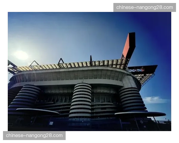 圣西罗球场启动草坪翻新,旨在提供更平稳球速以利快速传递 圣西罗球场启动草坪翻新,旨在提供更平稳球速以利快速传递